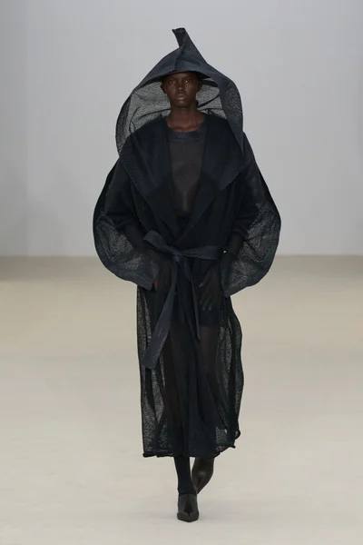Look 37